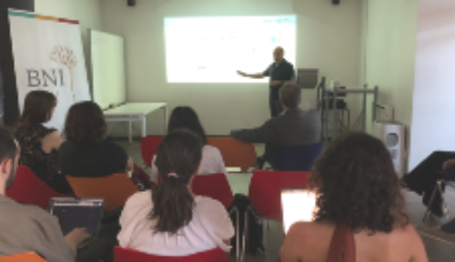 El doctor Miguel Concha es el organizador del curso Optics, Forces & Development