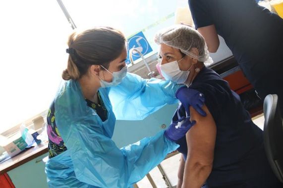 Temporada de inoculaciones: nueva vacuna bivalente contra el COVID-19 y otra para viruela del mono